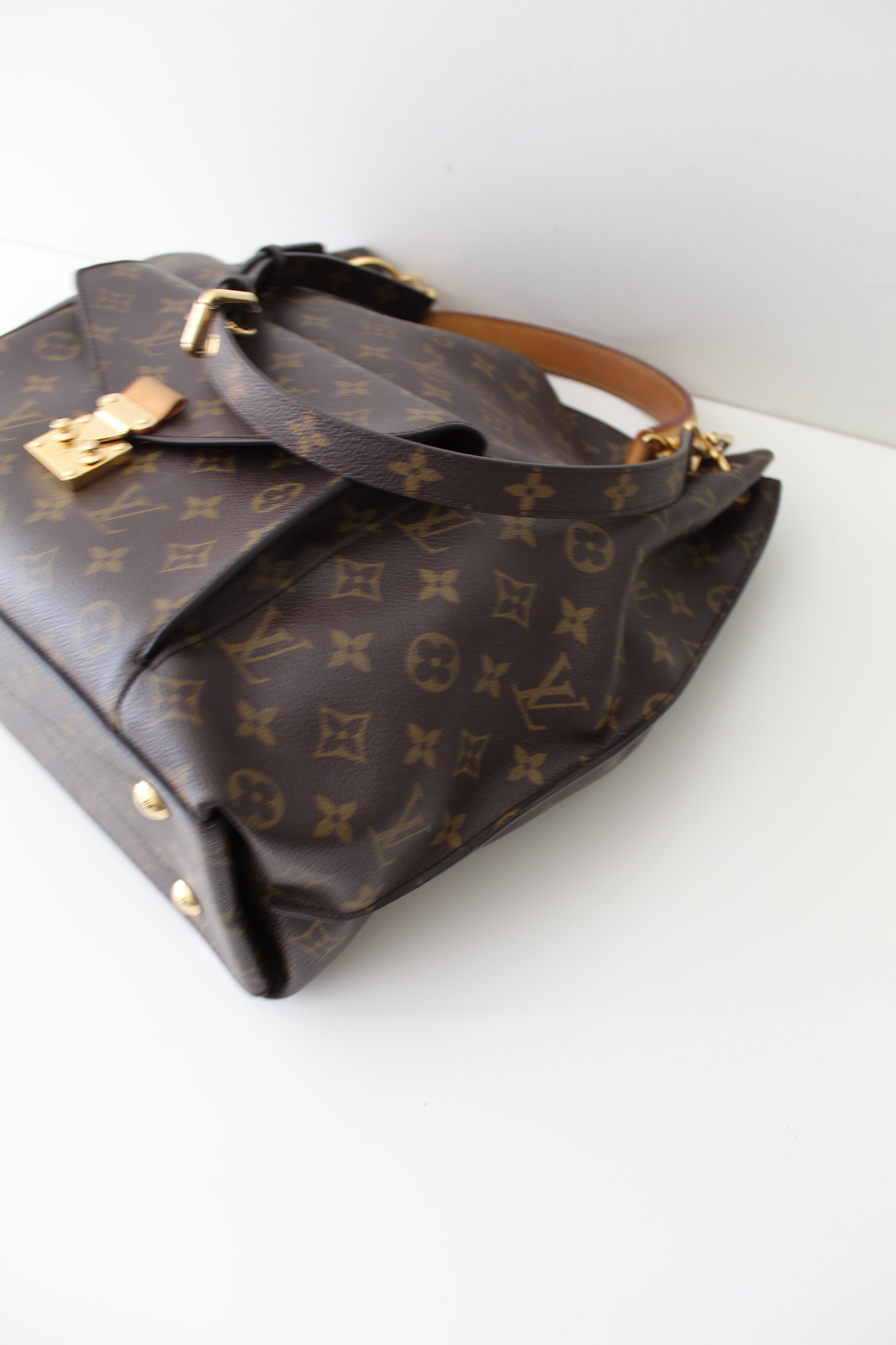 Louis Vuitton Metis Hobo