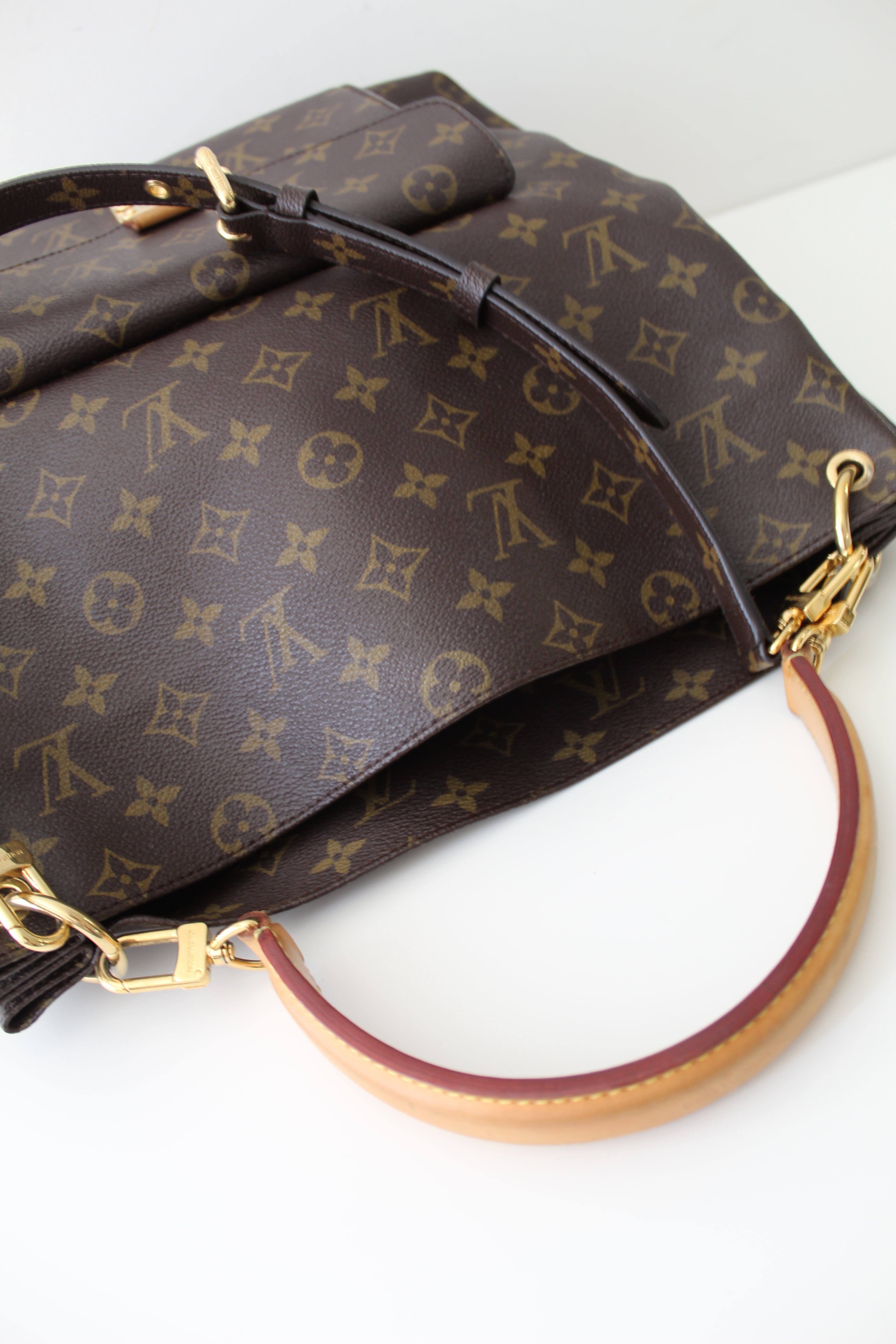 Louis Vuitton Metis Hobo