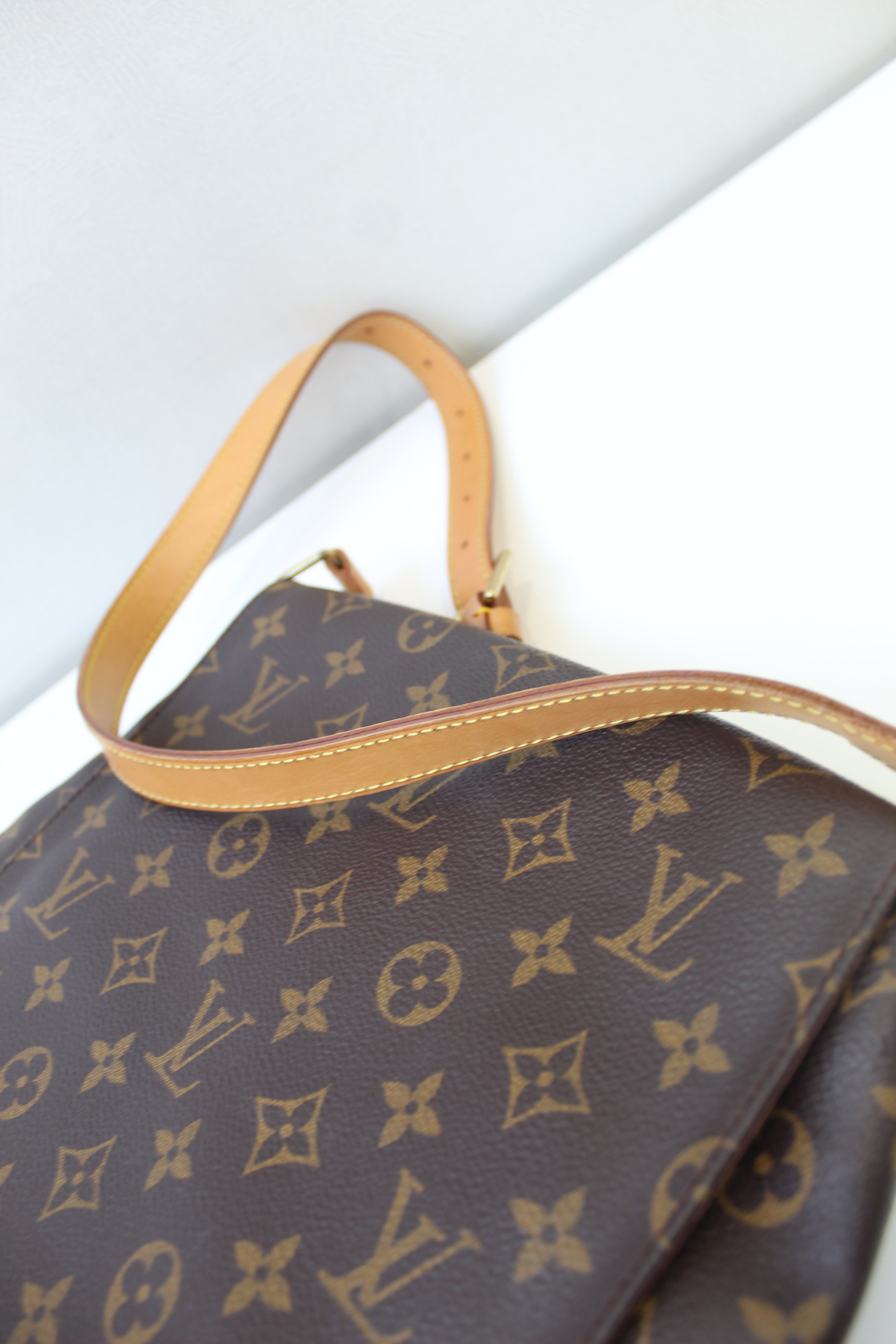 Louis Vuitton Mussette Salsa