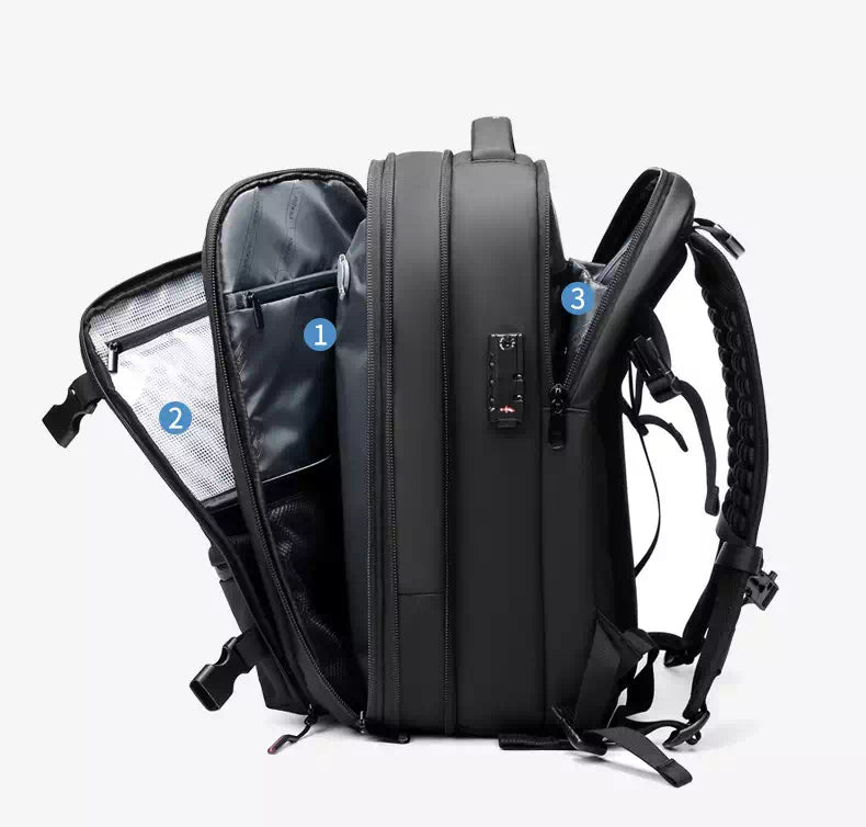 Expandable backpack for extensive travel in large size