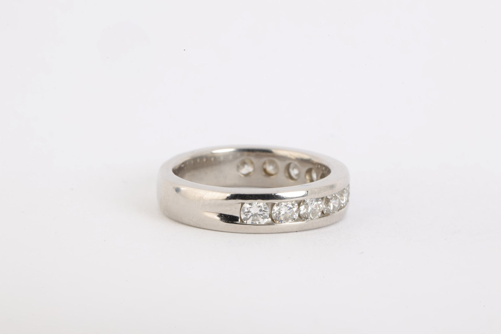 950 Platinum Ring Band with 0.88tcw Diamonds Size 5 (4.53g.)