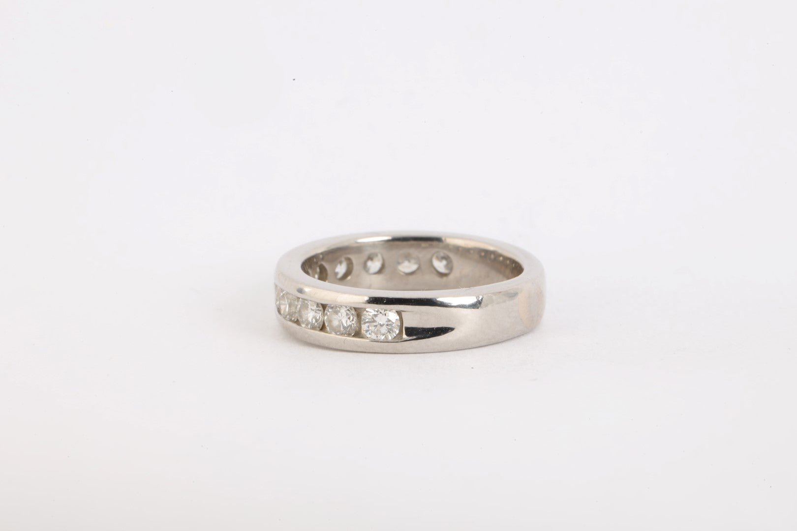 950 Platinum Ring Band with 0.88tcw Diamonds Size 5 (4.53g.)