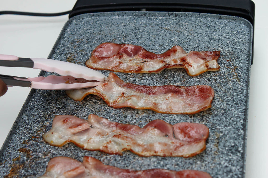 Bacons sur plaque chauffante électrique intérieure Atgrills