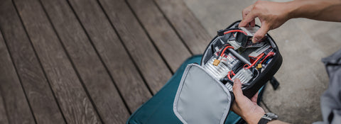 Kommt mit einem Batteriebeutel als Bonus