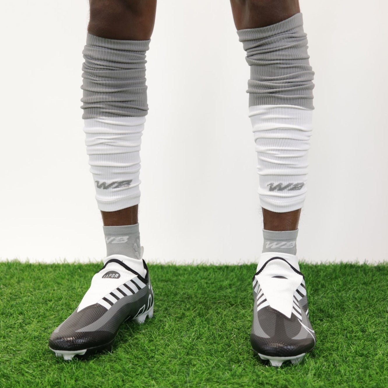 TWO-TONE FOOTBALL LEG SLEEVES 2.0 (GREY/WHITE)