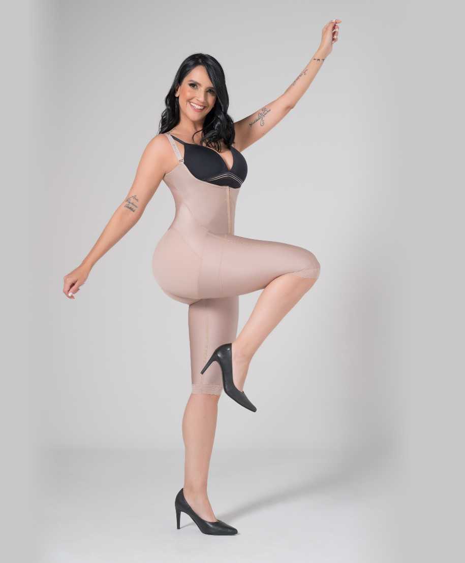 Slimming middle compression body shaper.