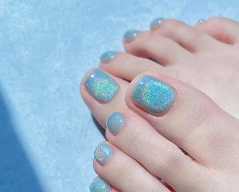 Diseño de uñas de tendencia de mar y playa.