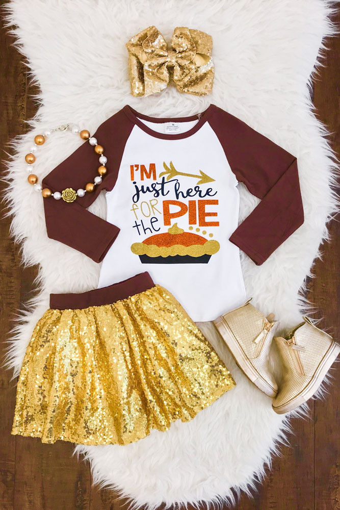 Just here for the pie skirt set!`