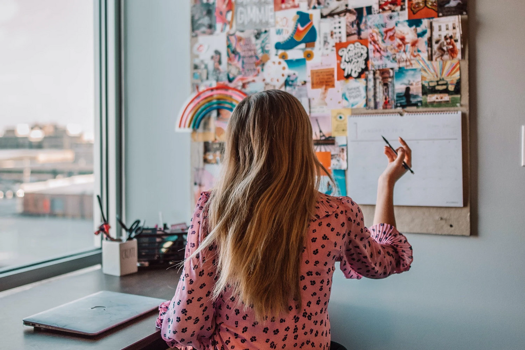 如何开展在线珠宝制作业务