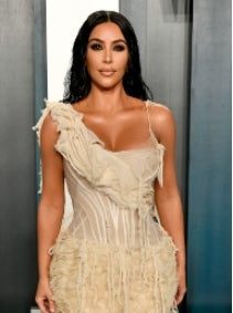 Broad shoulder