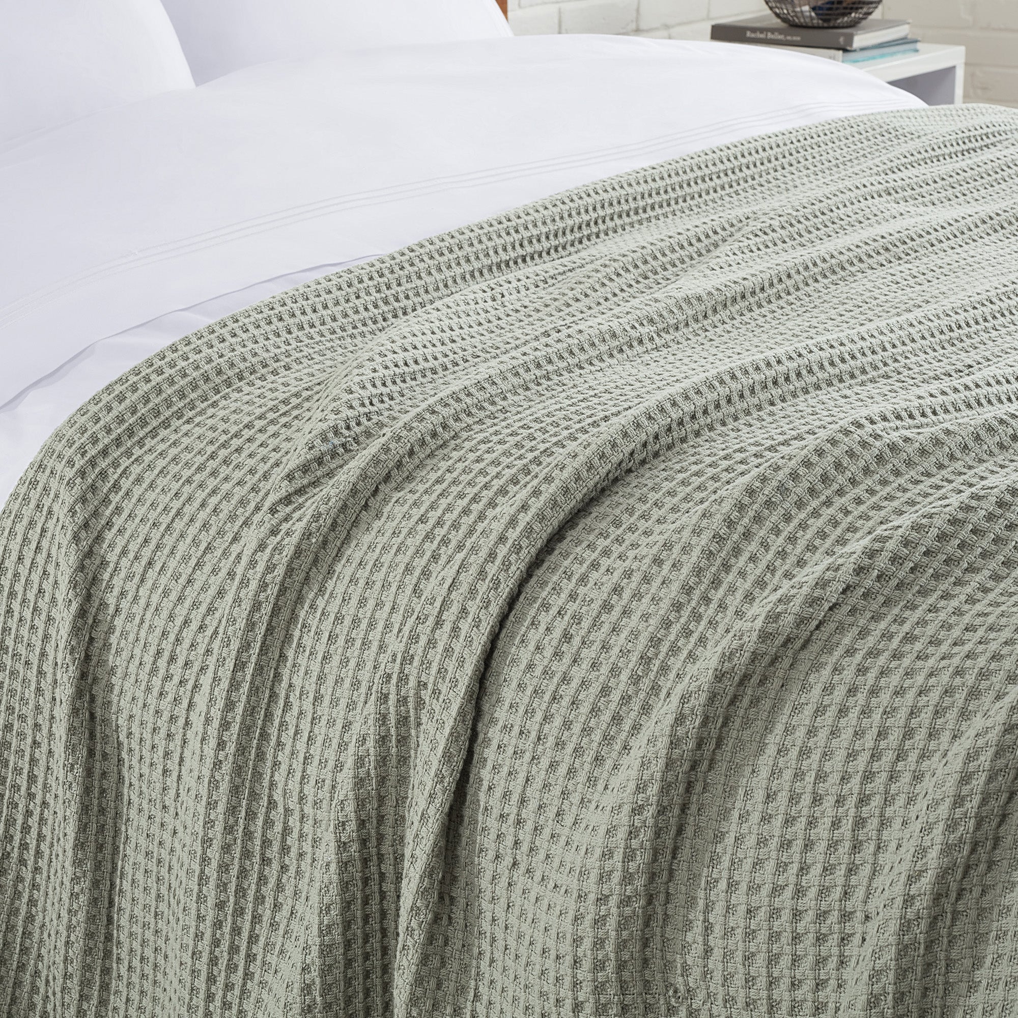 Aston and Arden Luxury Waffle Weave Cotton Bed Blankets, Bed Size Options, Warm Blanket for Bedrooms, Livingrooms, and Travel