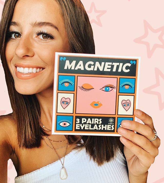 dysilk holding lashes