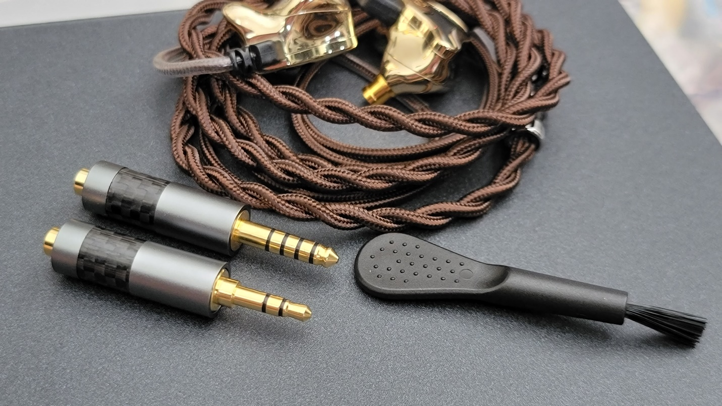 CCZ Plume Cable