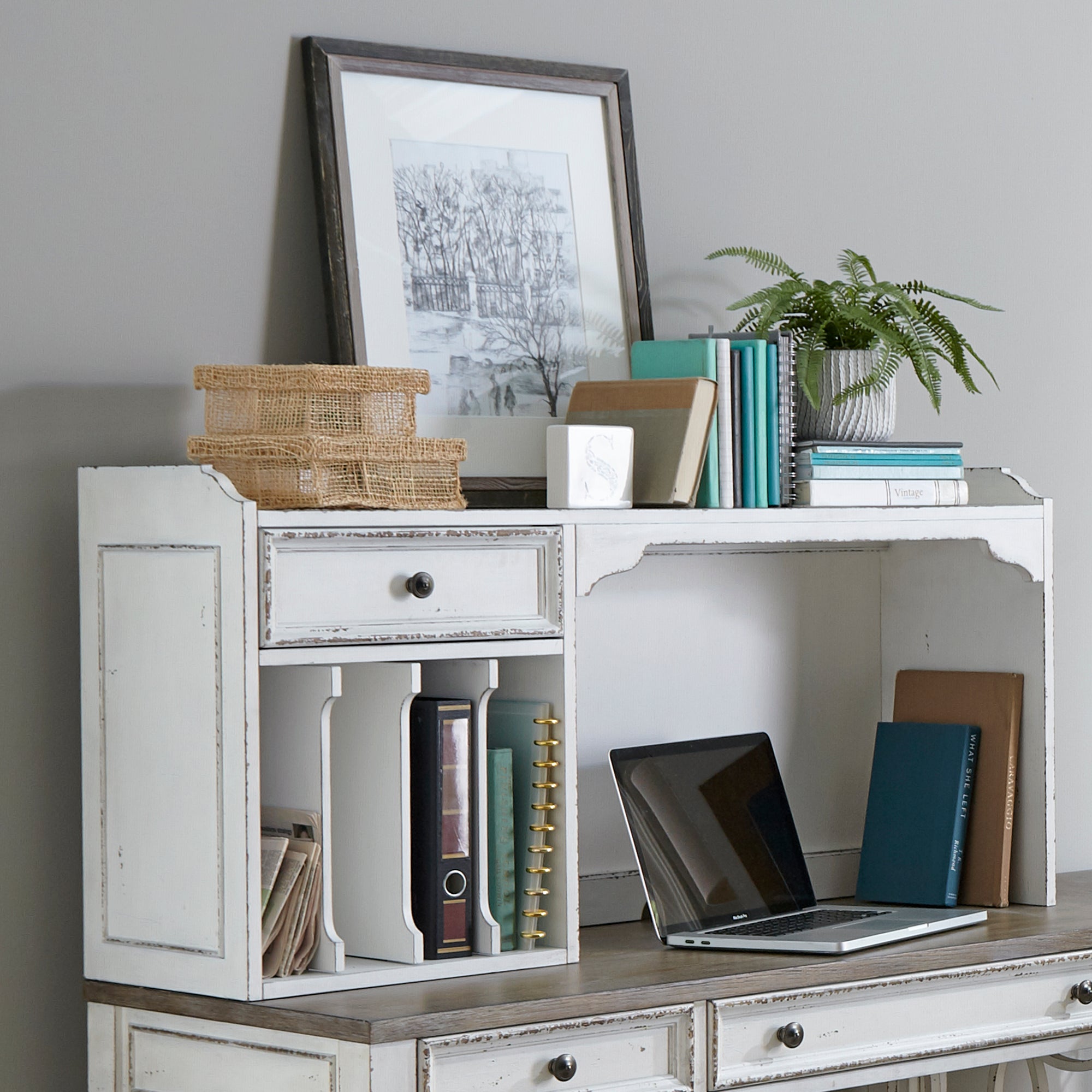 Liberty Furniture Magnolia Manor - Hutch - White