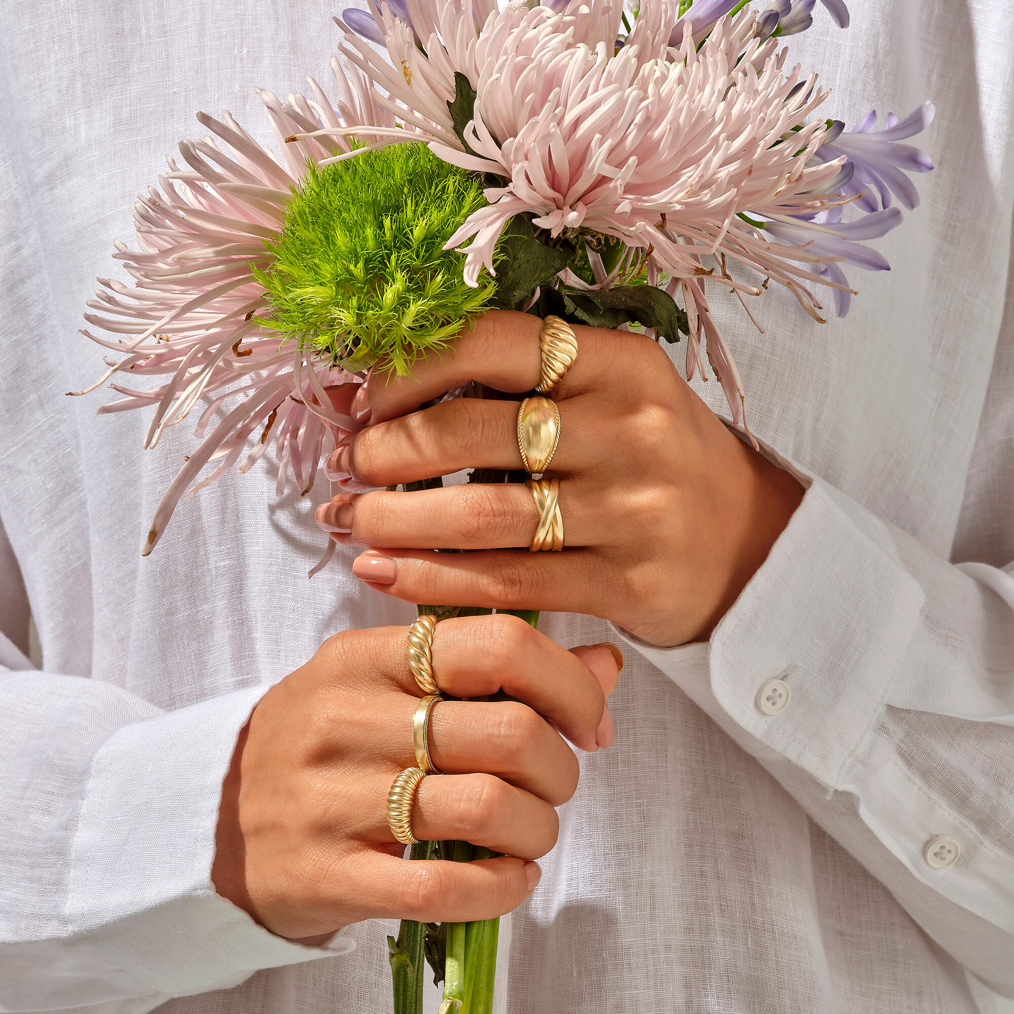 Pave Side Wedding Band Ring in Gold