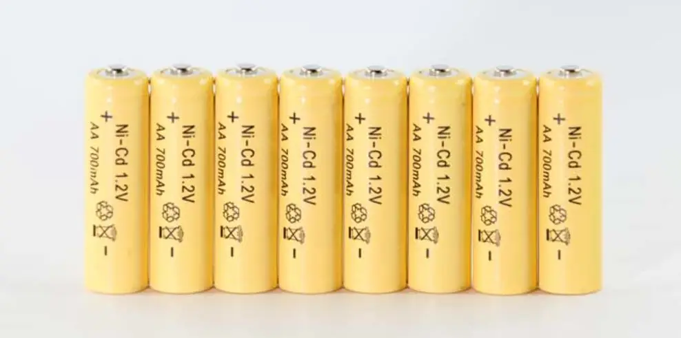Аккумуляторы li cd. Аккумуляторы li-ion, ni-MH. Тип литиевого аккумулятора АА. Батареи типа АА для наушников. Никель-кадмиевые и литиевые батарейки.