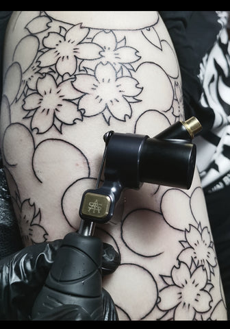 Ways To Hold Your Tattoo Machine For Better All Around Control