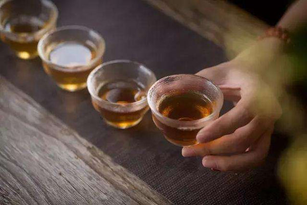 what does Lapsang Souchong taste like