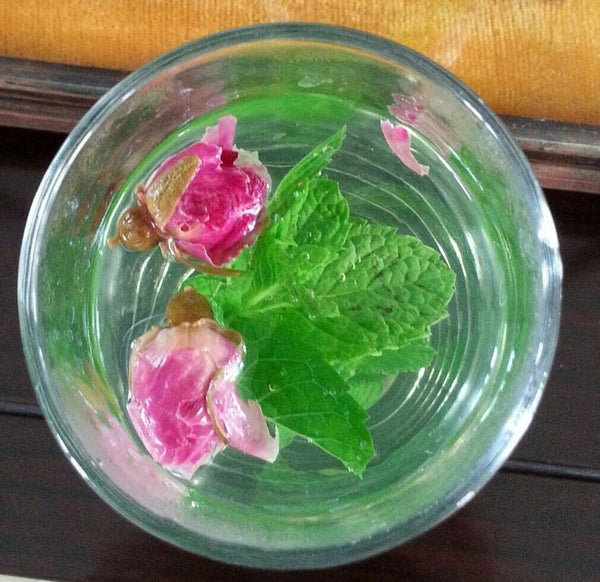 How to Make Rose Mint Tea At Home