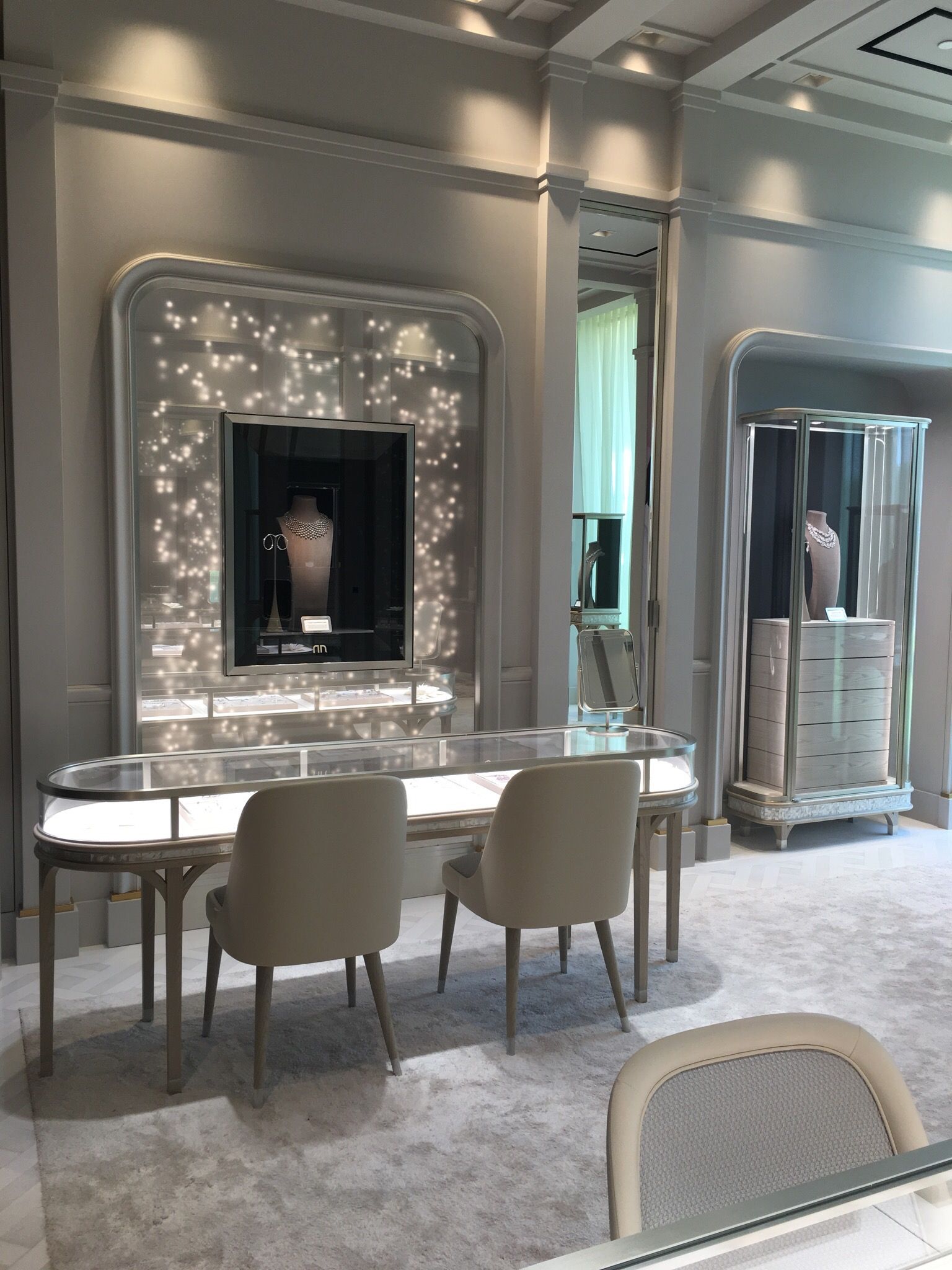 The Importance of VIP Rooms or VIP Table for Jewelry Store Interior Design