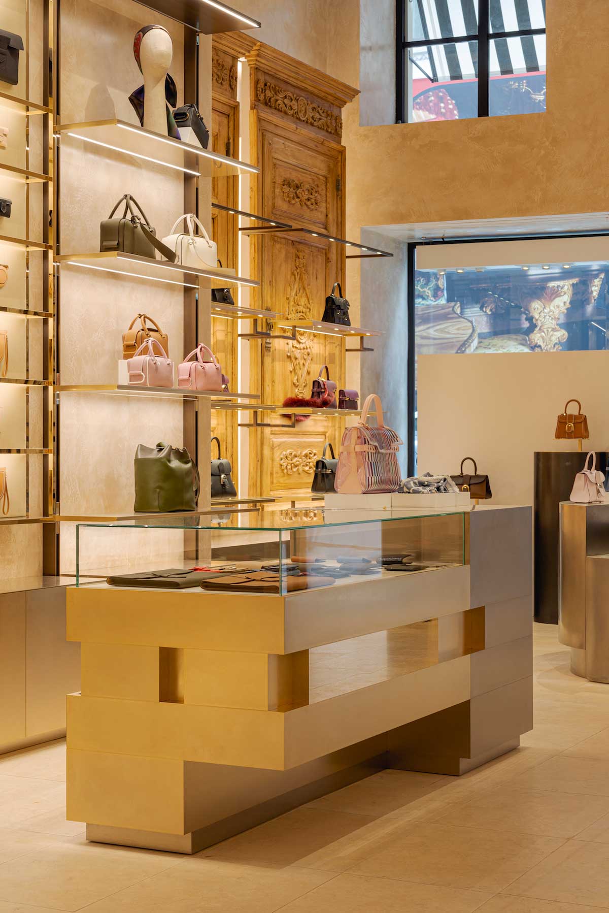 Delvaux store by Vudafieri-Saverino Partners