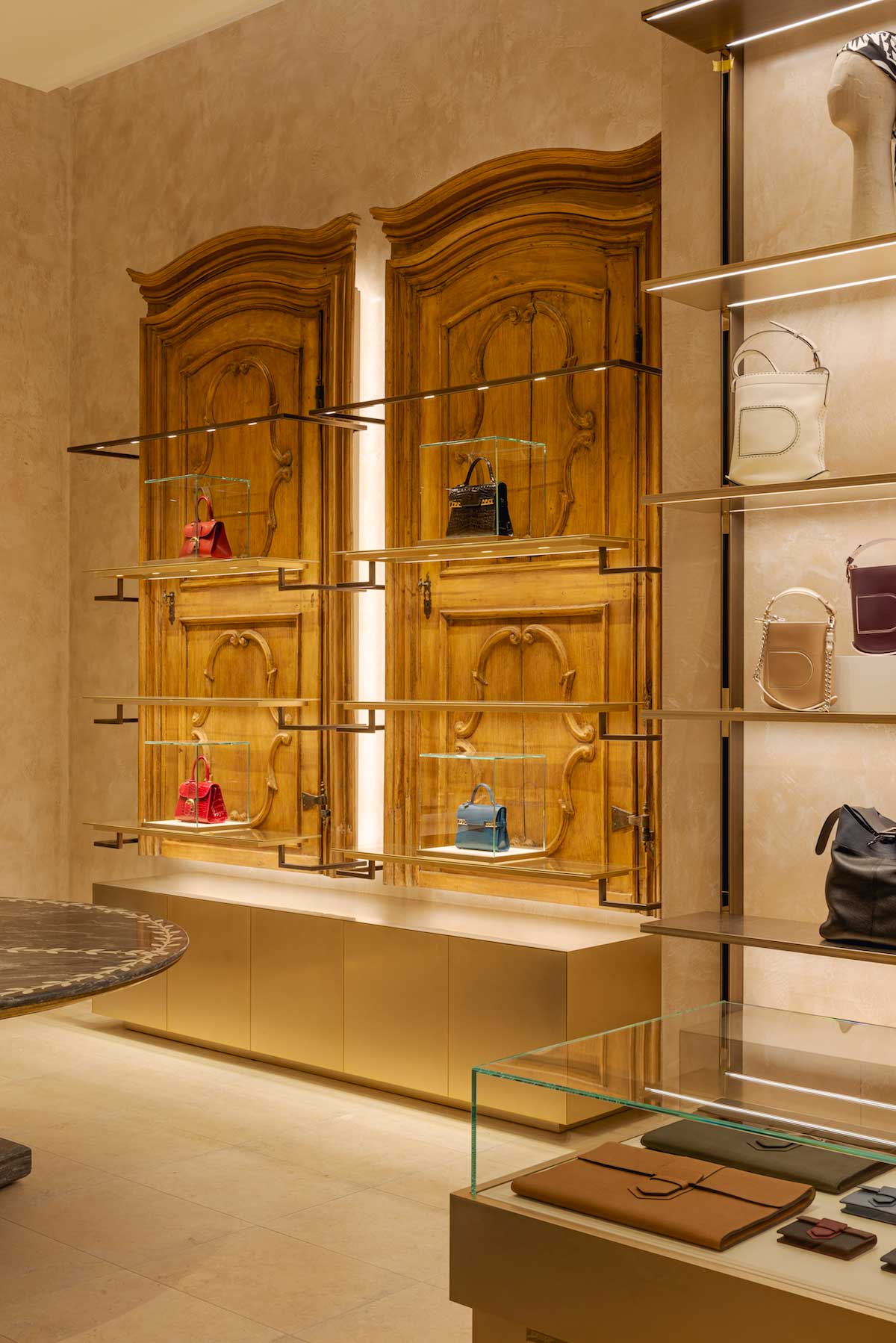 Delvaux store by Vudafieri-Saverino Partners