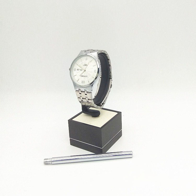 Watch display stand can be extended
