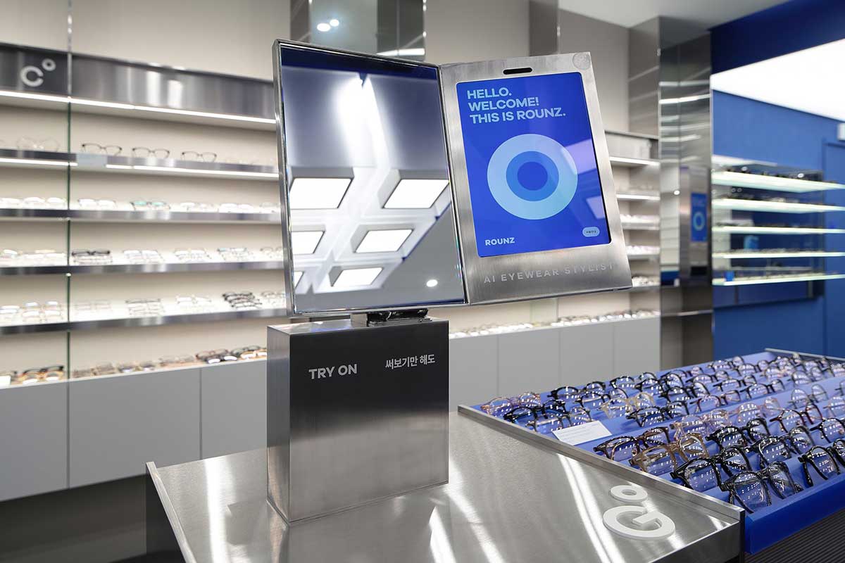 Zero-Contact Eyewear Retail Store “Rounz” in South Korea