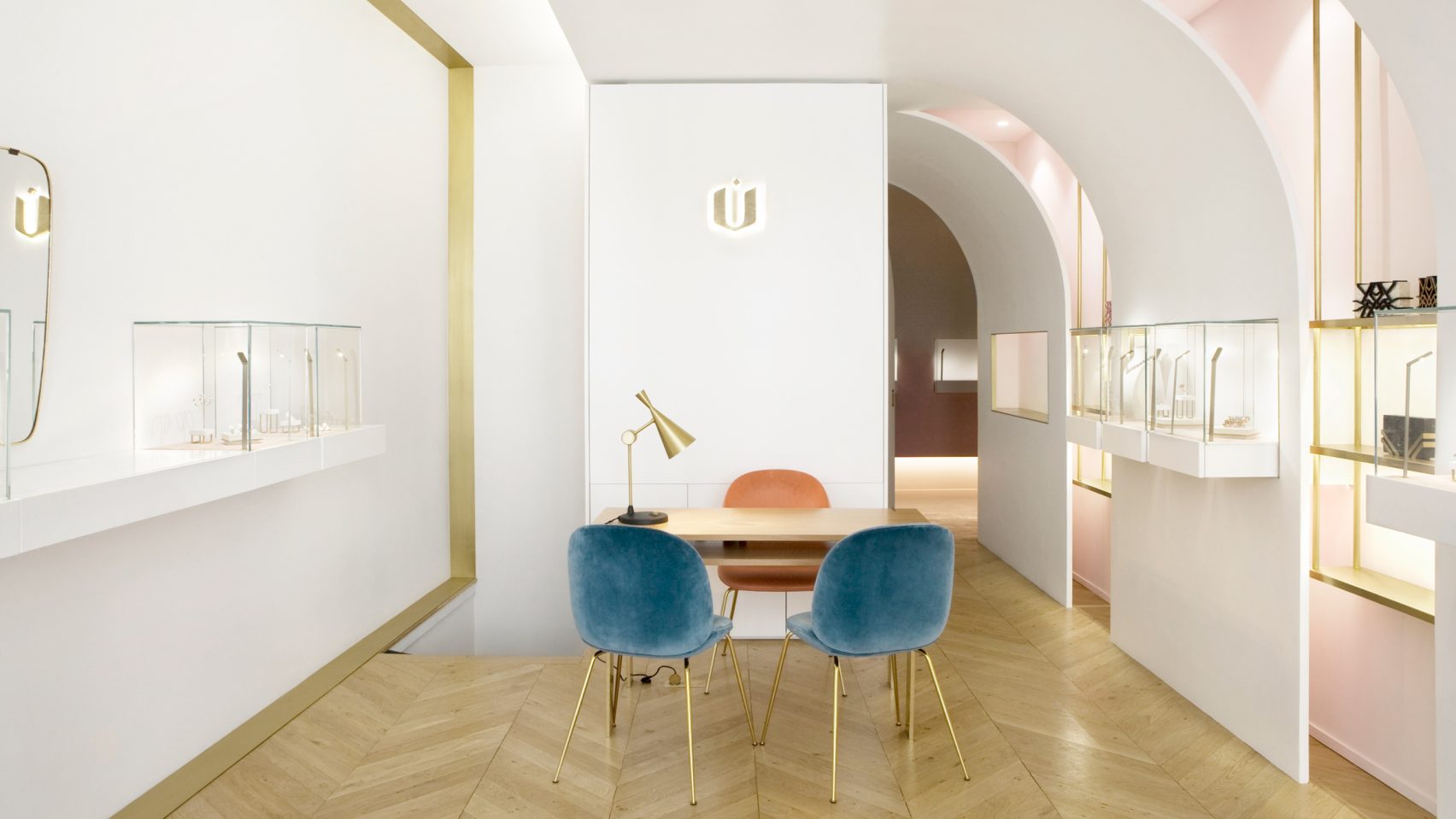 The Importance of VIP Rooms or VIP Table for Jewelry Store Interior ...