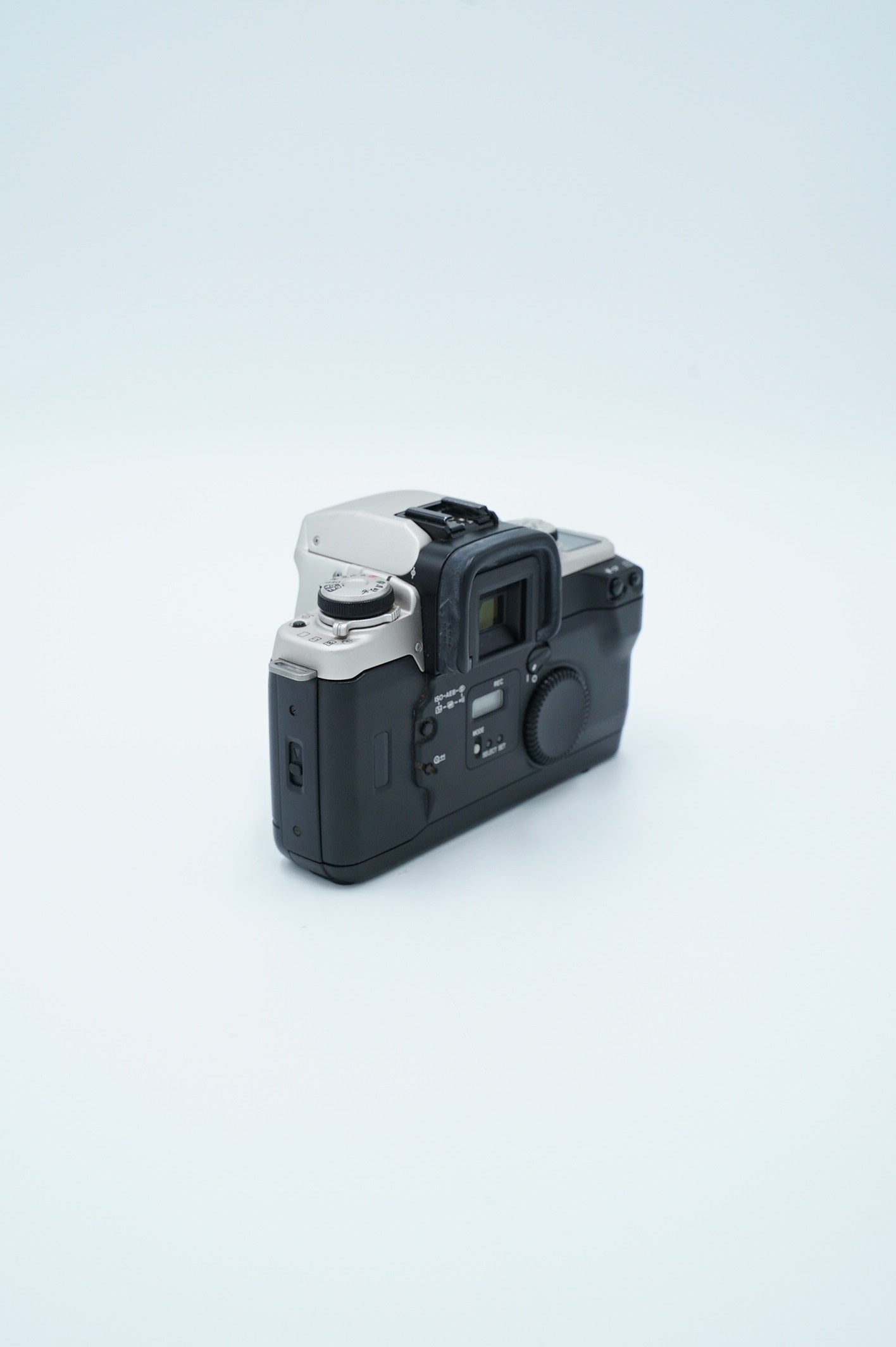 Canon EOSELANIIE/58277 EOS Elan II E 35mm Film Camera Body Only, Used