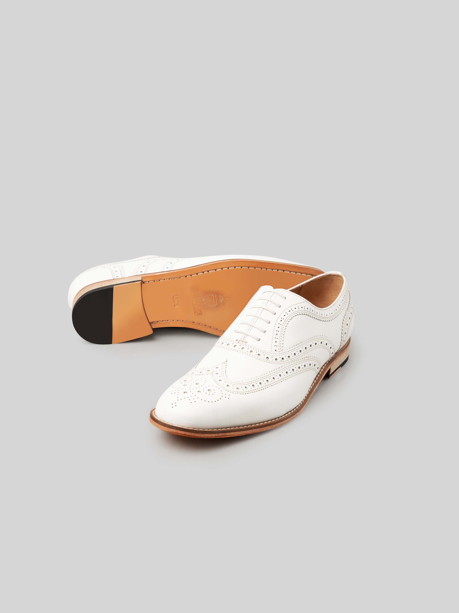 Adrian Wingtip Oxford - White