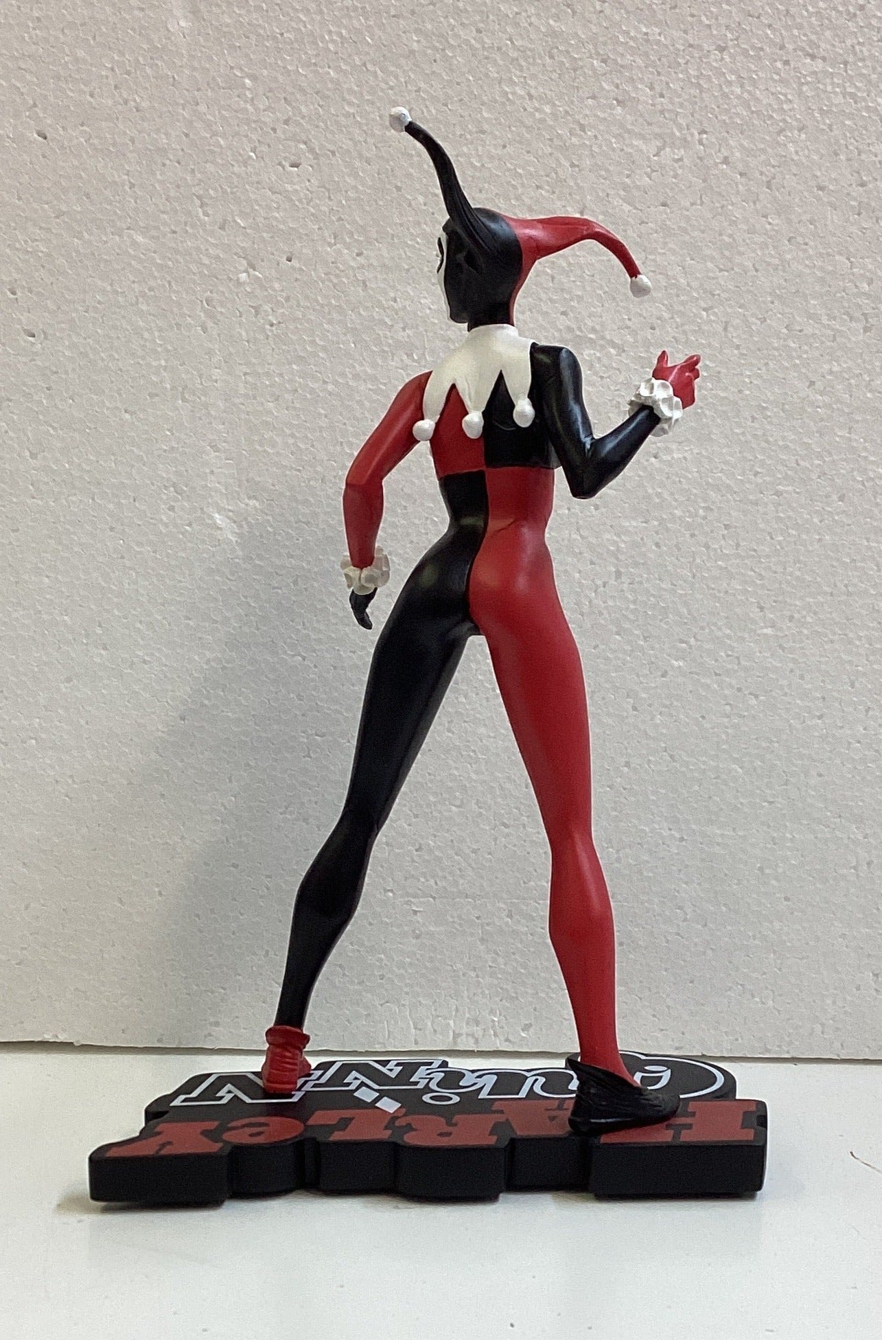 Harley Quinn Red White & Black Statue By By Jae Lee 922/5000