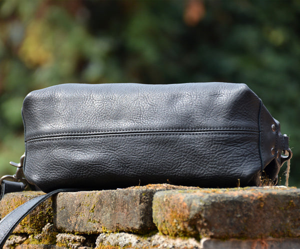 台灣李記皮具 李記 原創真皮手工 鞣製職人技 簡約軟皮單肩包 1501號 頭層牛皮包包 皮革 原創手工真皮 皮件