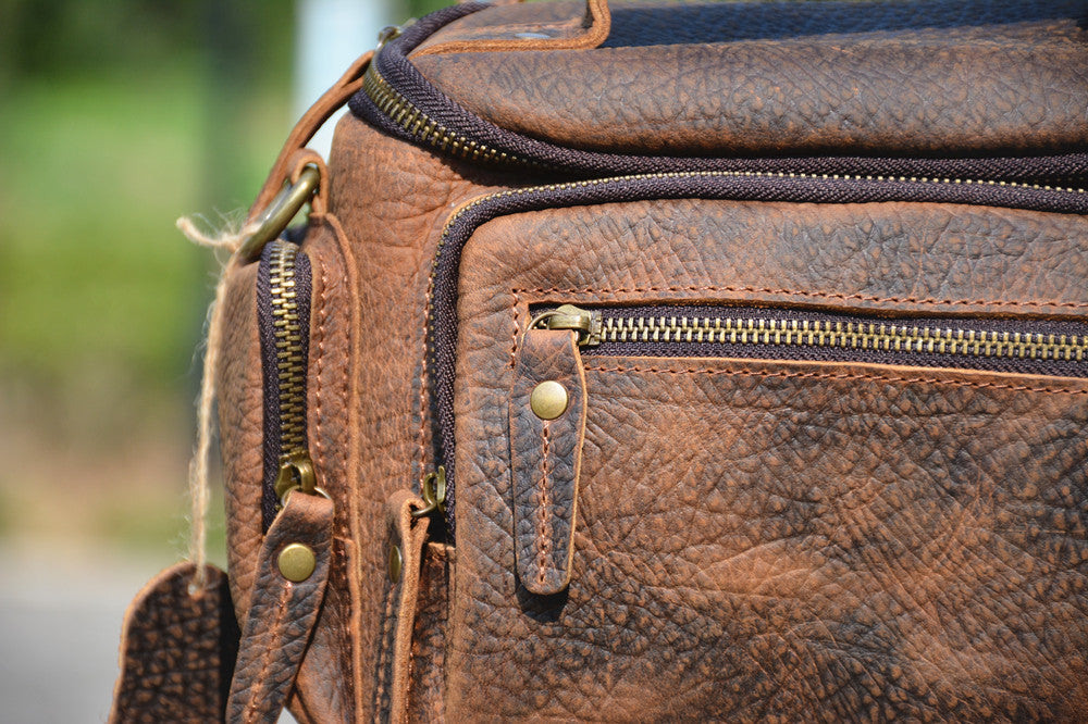 Taiwan Lee Kee Leather Goods Lee Kee original genuine leather handmade mad cow leather elephant pattern shoulder bag portable small messenger bag No. 9904 first layer cowhide bag leather original handmade genuine leather leather goods