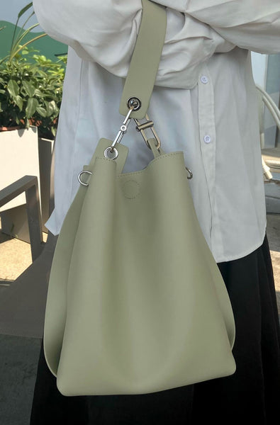 台灣李記皮具 李記 原創真皮手工 卡哇伊トート木耳邊ッグ腋下托特包j070號原創手工真皮 皮件