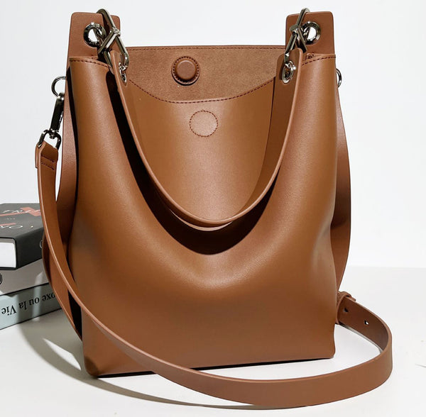 台灣李記皮具 李記 原創真皮手工 卡哇伊トート木耳邊ッグ腋下托特包j070號原創手工真皮 皮件