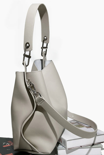 台灣李記皮具 李記 原創真皮手工 卡哇伊トート木耳邊ッグ腋下托特包j070號原創手工真皮 皮件