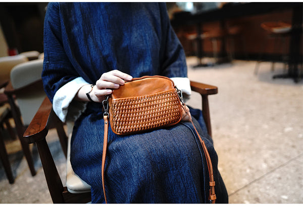 สินค้าเครื่องหนัง Lee Kee ของไต้หวัน Lee Kee หนังแท้ทำด้วยมือ ジッパーล็อคทอมือ り สไตล์ต่างประเทศ レ กระเป๋าสะพายไหล่ M2011 กระเป๋าหนังวัวชั้นแรก หนังวัวแท้ที่ทำด้วยมือ สินค้าเครื่องหนัง