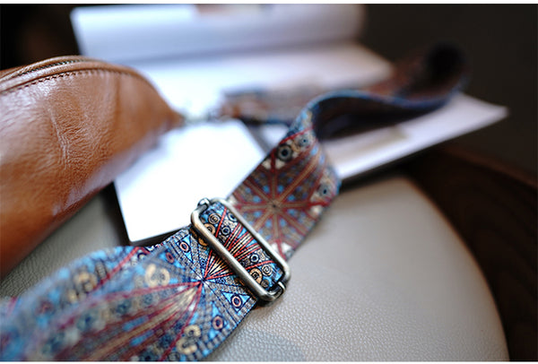 Taiwan Lee Kee Leather Goods Lee Kee original handmade leather washed wrinkled folk wide shoulder strap half yen saddle bag No. M1906 first layer cowhide bag leather original handmade leather leather goods