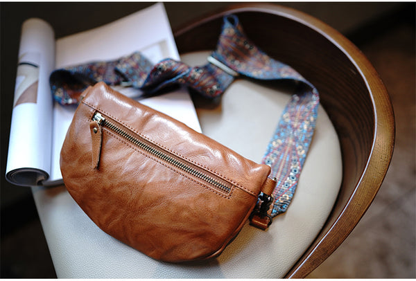 Taiwan Lee Kee Leather Goods Lee Kee original handmade genuine leather washed wrinkled folk wide shoulder strap half yen saddle bag No. M1906 first layer cowhide bag leather original handmade genuine leather leather goods