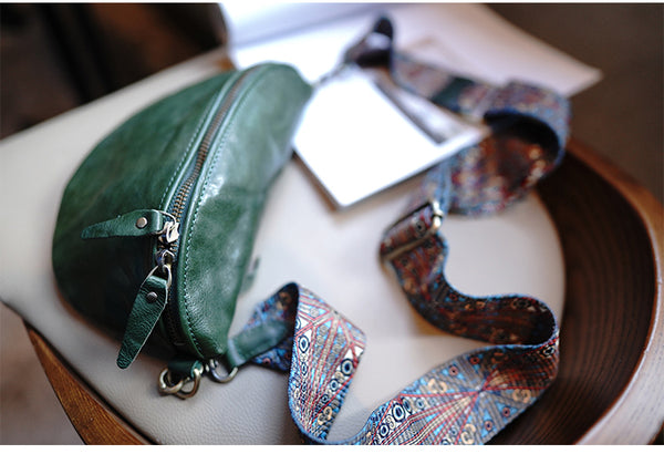 Taiwan Lee Kee Leather Goods Lee Kee original handmade leather washed wrinkled folk wide shoulder strap half yen saddle bag No. M1906 first layer cowhide bag leather original handmade leather leather goods