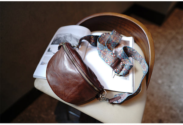 Taiwan Lee Kee Leather Goods Lee Kee original handmade genuine leather washed wrinkled folk wide shoulder strap half yen saddle bag No. M1906 first layer cowhide bag leather original handmade genuine leather leather goods