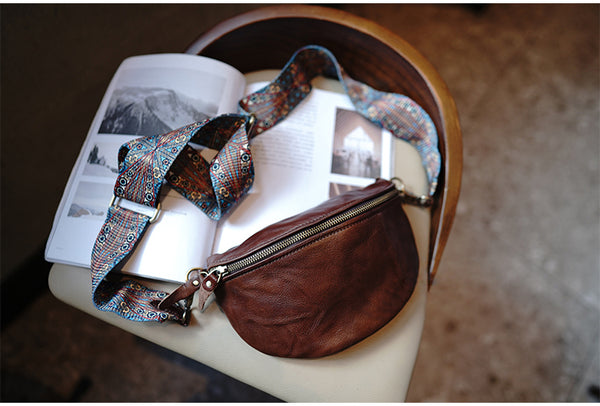 Taiwan Lee Kee Leather Goods Lee Kee original handmade leather washed wrinkled folk wide shoulder strap half yen saddle bag No. M1906 first layer cowhide bag leather original handmade leather leather goods