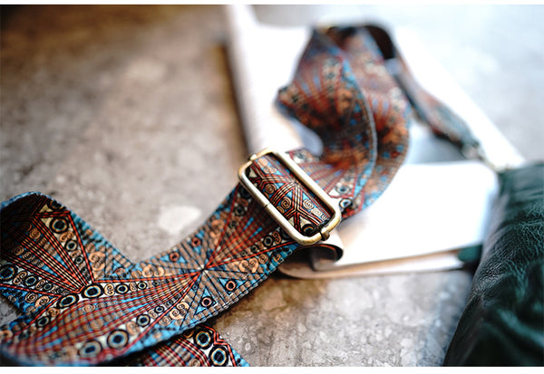 Taiwan Lee Kee Leather Goods Lee Kee original handmade genuine leather washed wrinkled folk wide shoulder strap half yen saddle bag No. M1906 first layer cowhide bag leather original handmade genuine leather leather goods