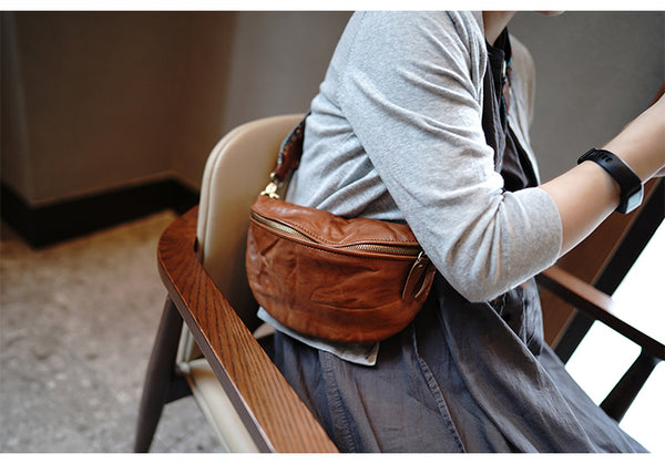 Taiwan Lee Kee Leather Goods Lee Kee original handmade genuine leather washed wrinkled folk wide shoulder strap half yen saddle bag No. M1906 first layer cowhide bag leather original handmade genuine leather leather goods