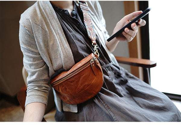 Taiwan Lee Kee Leather Goods Lee Kee original handmade leather washed wrinkled folk wide shoulder strap half yen saddle bag No. M1906 first layer cowhide bag leather original handmade leather leather goods