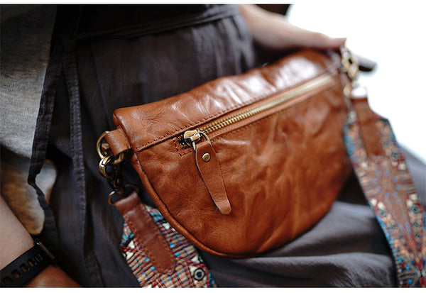 Taiwan Lee Kee Leather Goods Lee Kee original handmade genuine leather washed wrinkled folk wide shoulder strap half yen saddle bag No. M1906 first layer cowhide bag leather original handmade genuine leather leather goods