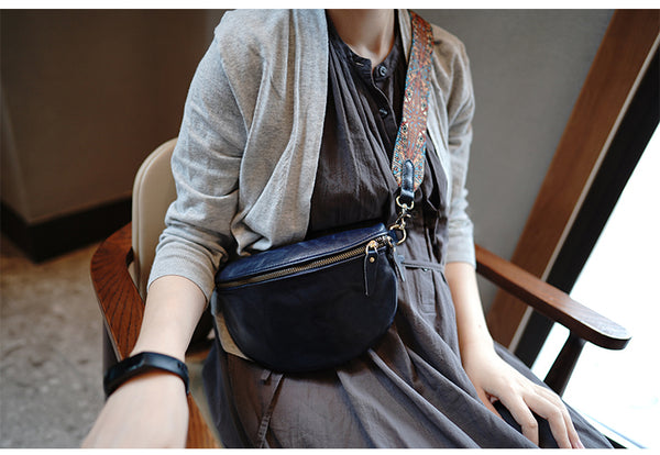 Taiwan Lee Kee Leather Goods Lee Kee original handmade genuine leather washed wrinkled folk wide shoulder strap half yen saddle bag No. M1906 first layer cowhide bag leather original handmade genuine leather leather goods