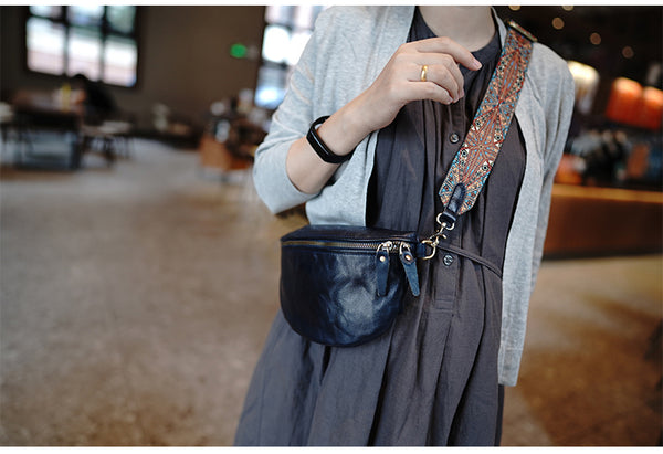 Taiwan Lee Kee Leather Goods Lee Kee original handmade leather washed wrinkled folk wide shoulder strap half yen saddle bag No. M1906 first layer cowhide bag leather original handmade leather leather goods