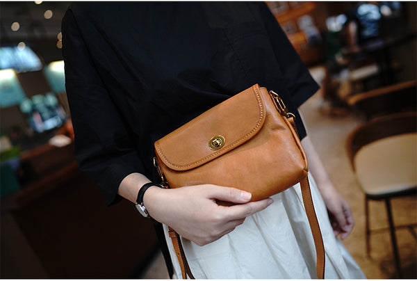 Taiwan Lee Kee Leather Goods Lee Kee original genuine leather handmade dumpling-shaped small square bag square bag M2902 first layer cowhide bag leather original handmade genuine leather leather goods